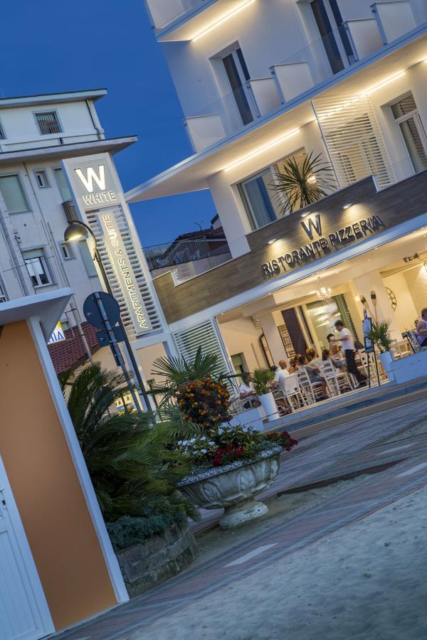 بيلاريا-إيجيا مارينا White Suite & Apartments المظهر الخارجي الصورة