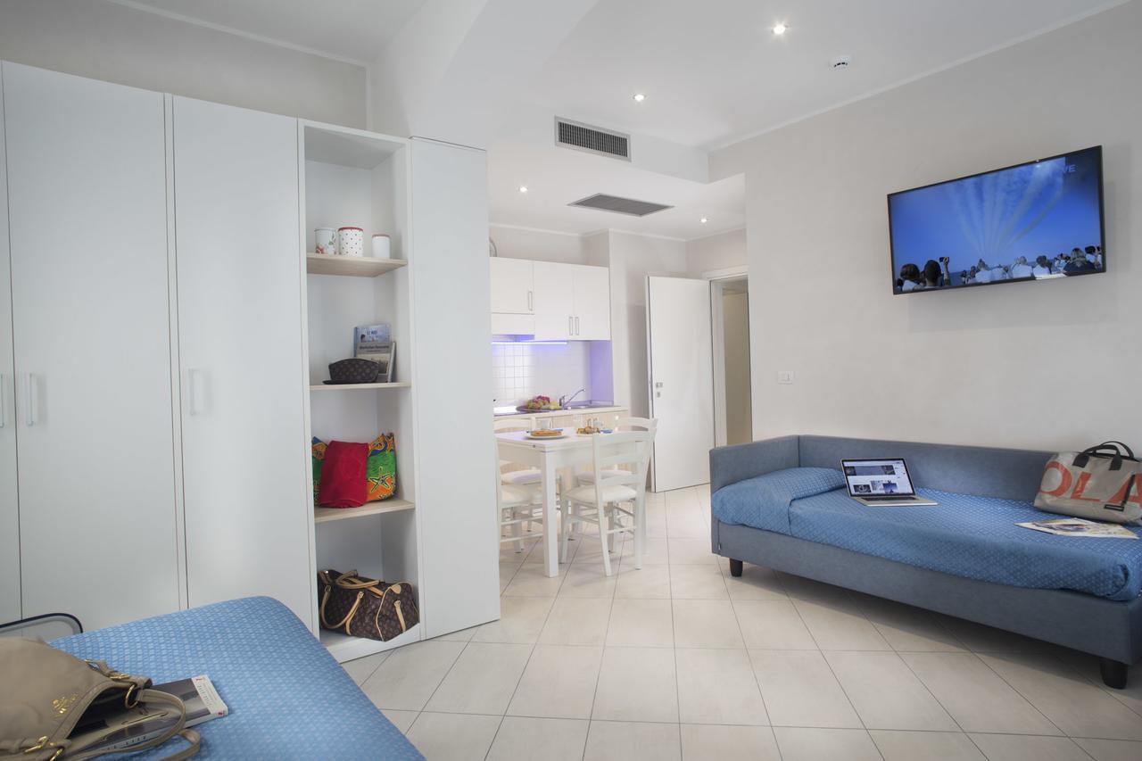 بيلاريا-إيجيا مارينا White Suite & Apartments المظهر الخارجي الصورة