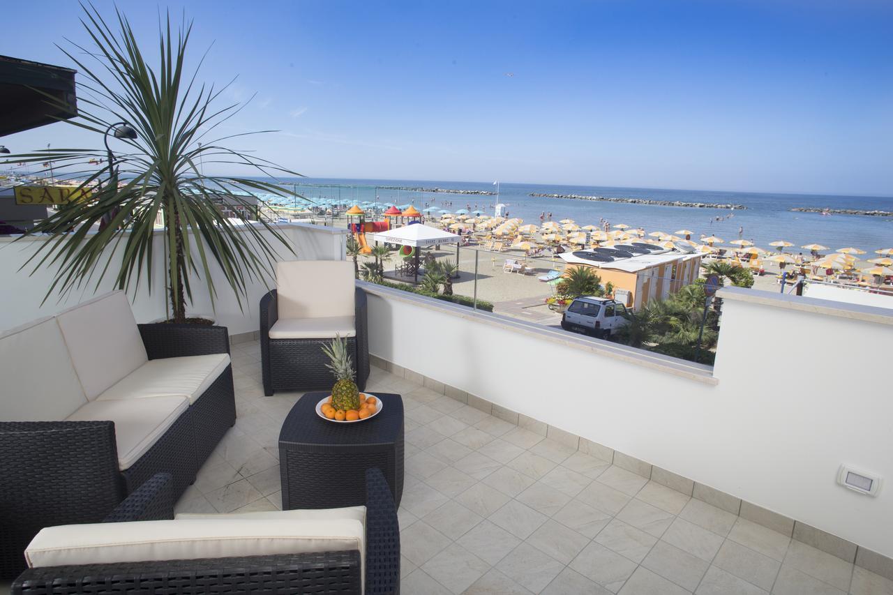 بيلاريا-إيجيا مارينا White Suite & Apartments المظهر الخارجي الصورة