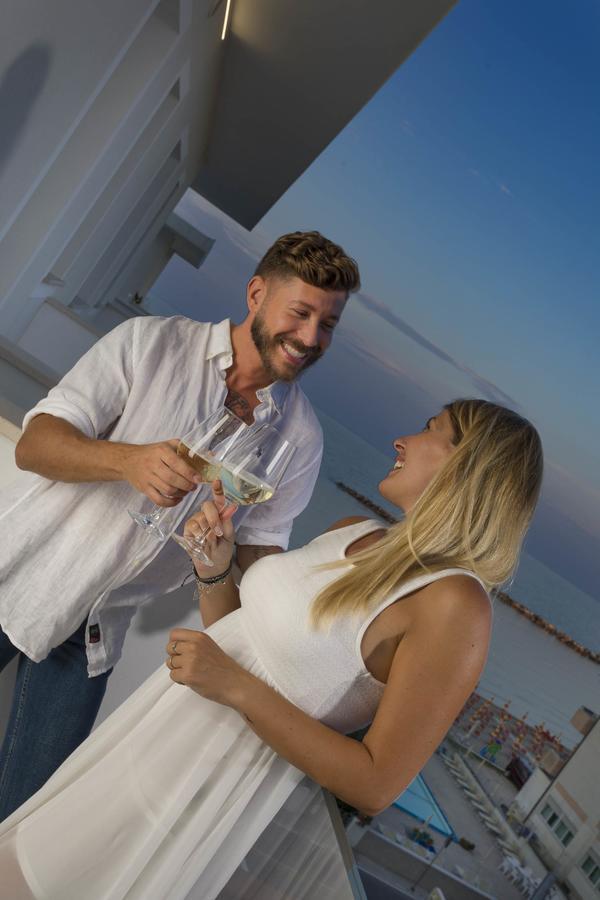 بيلاريا-إيجيا مارينا White Suite & Apartments المظهر الخارجي الصورة