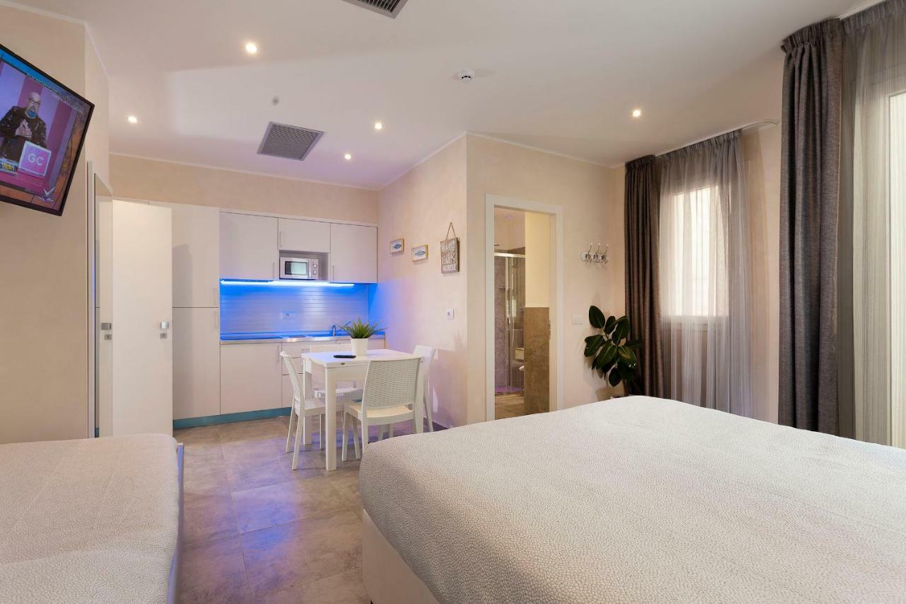 بيلاريا-إيجيا مارينا White Suite & Apartments المظهر الخارجي الصورة